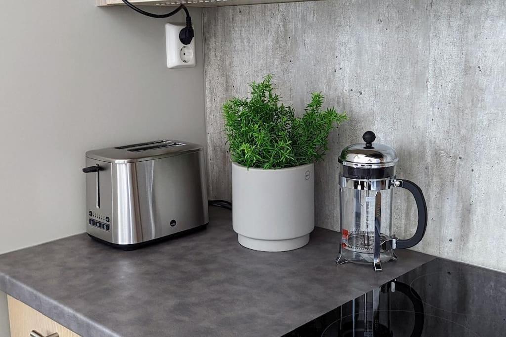 Apartment Modern Easy-living In Neighborhood *